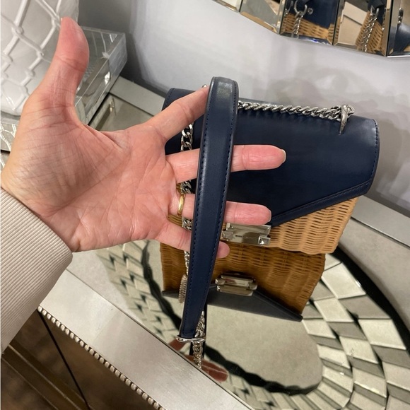 NWT Michael Kors Whitney Small Wicker Shoulder bag - Picture 9 of 9